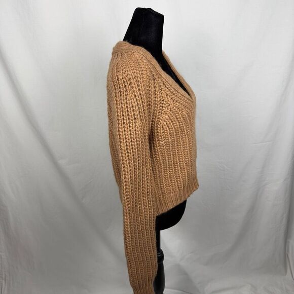Intermix Chunky Knit Wool / Alpaca Cropped V-Neck Sweater - Women’s P - Picture 3 of 8